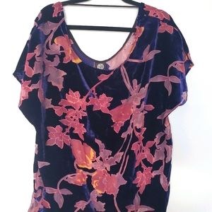 Luxurious short sleeve top